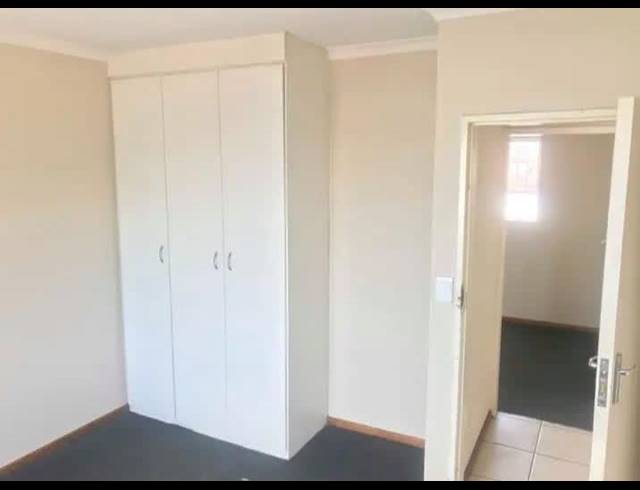 2 BEDROOM APARTMENT FOR SALE IN KEMPTON PARK CENTRAL